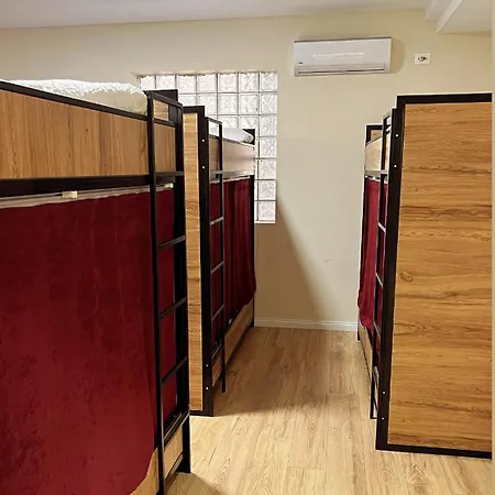 Chilli Hostel *